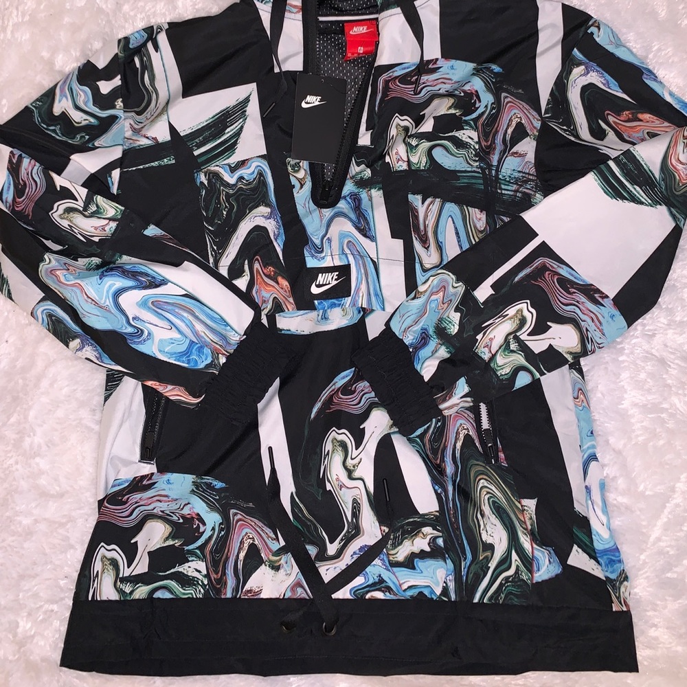 Nike Women’s Half Zip Pullover Windbreaker